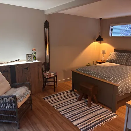 Welcome! Brand New Hamptons On The Hill * Carlingford